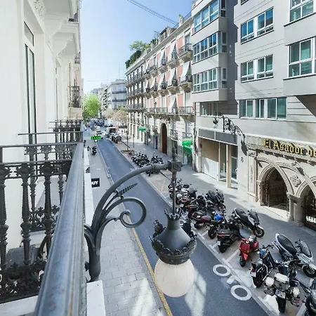 公寓 Center Flats *